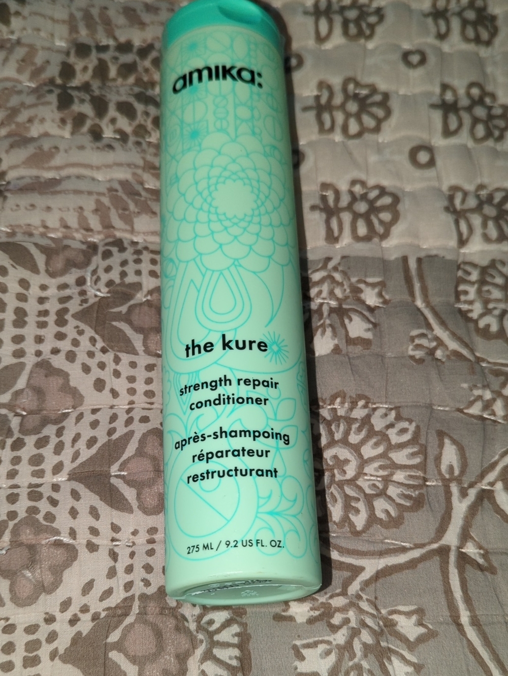 amika The Kure Strength Repair Conditioner - mint green